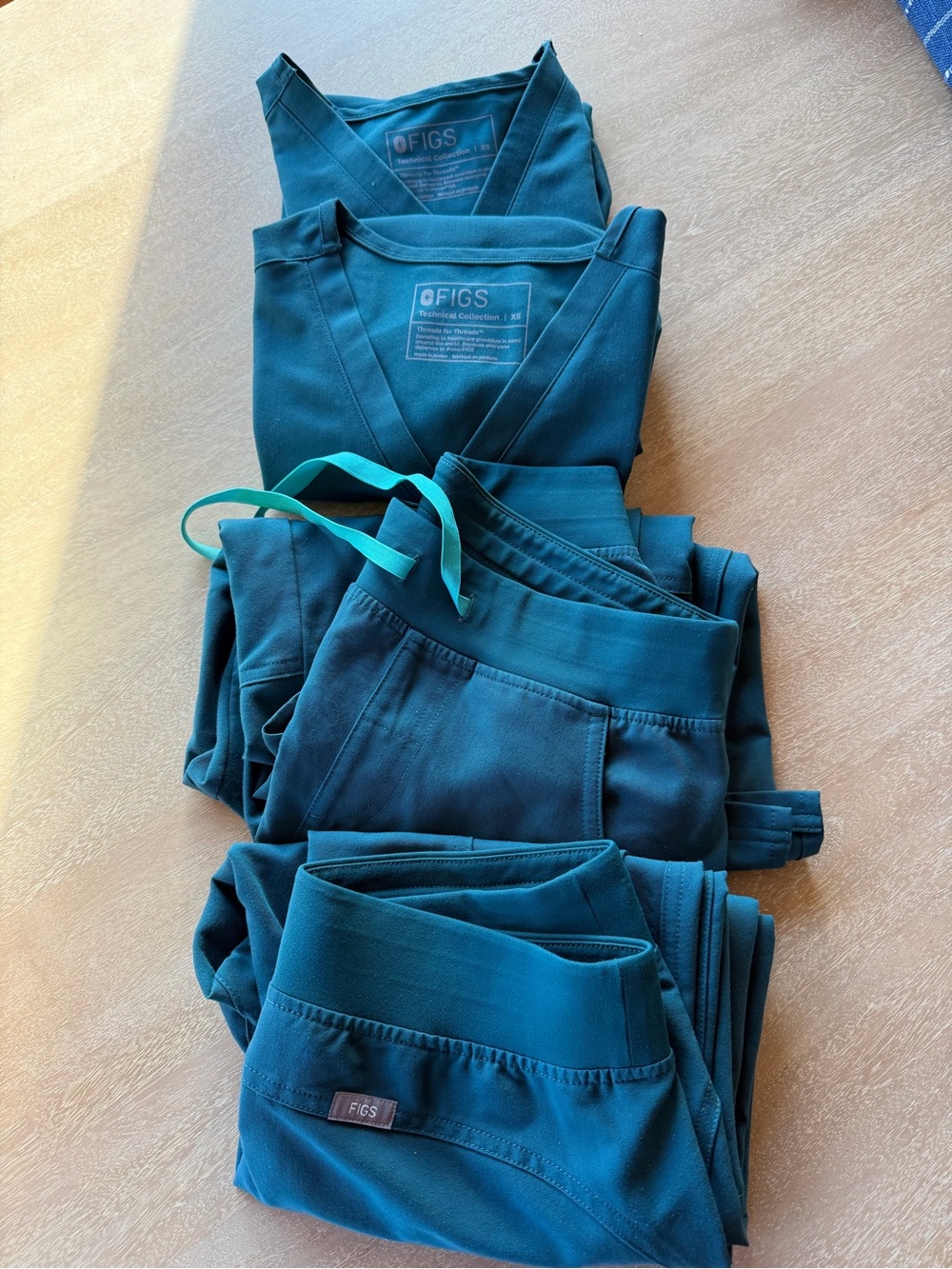 FIGS Women’s Scrubs Caribbean Blue XS/XSP 2 pair